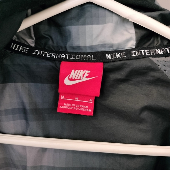 Nike International Jacket - Picture 8 of 9